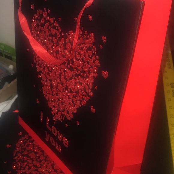 I LOVE YOU - Glittery Heart Gift Bags - Picture 3 of 5